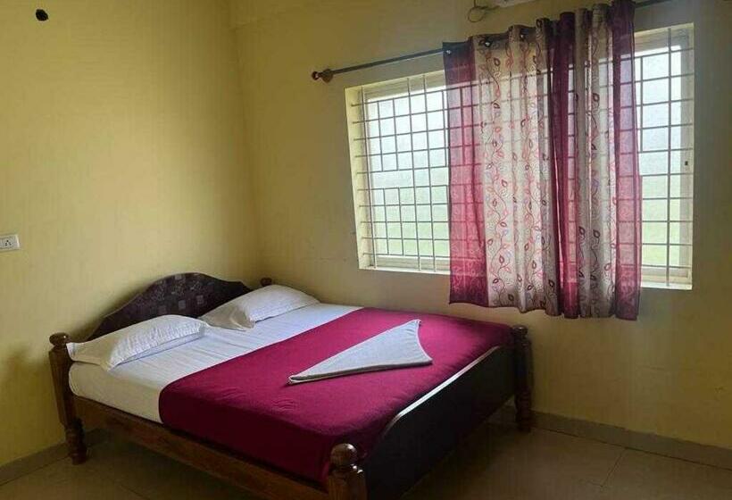 חדר קלאסי לשלושה, Spot On Anugraha Residency