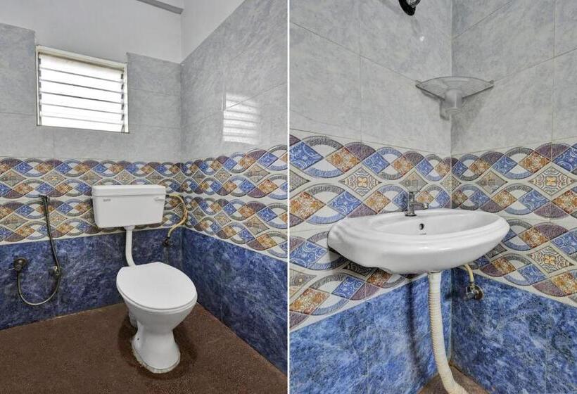 חדר קלאסי לשלושה, Spot On Anugraha Residency