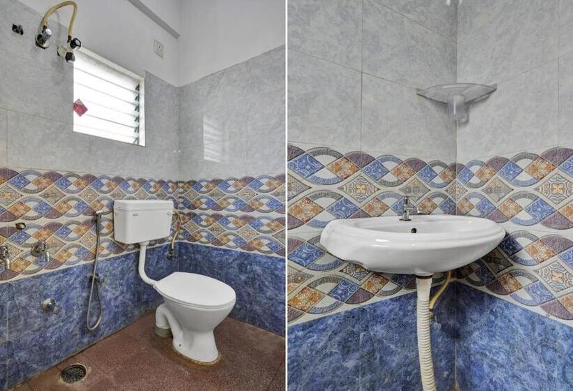 חדר קלאסי לשלושה, Spot On Anugraha Residency