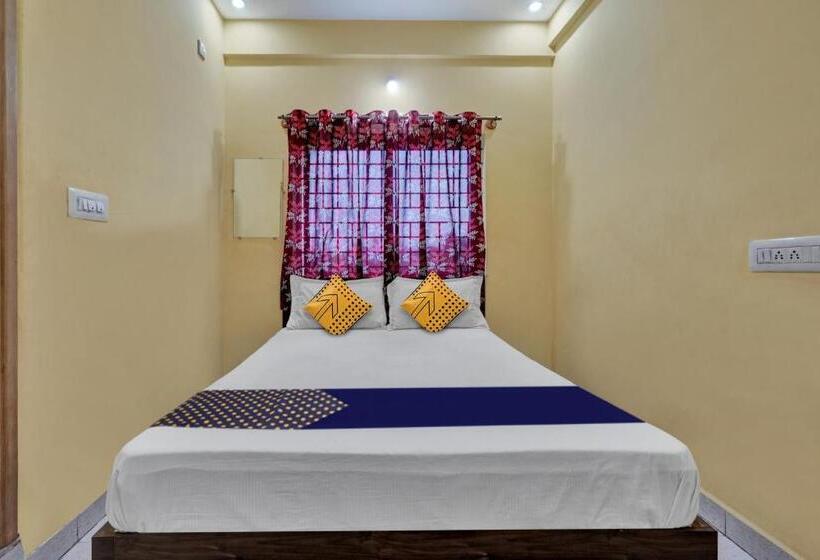 חדר קלאסי לשלושה, Spot On Anugraha Residency