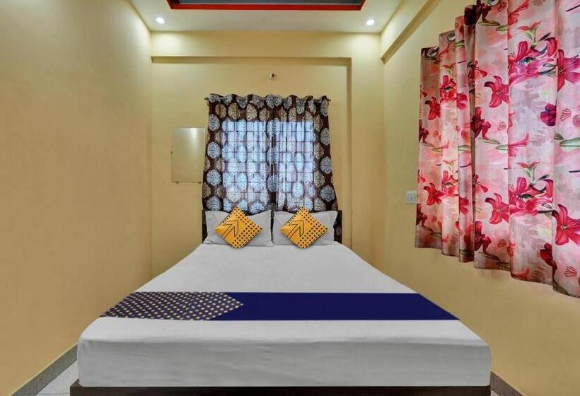 חדר קלאסי לשלושה, Spot On Anugraha Residency