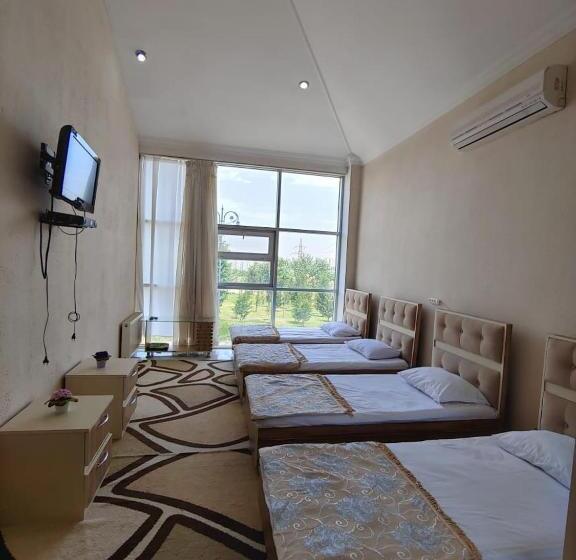 غرفة قياسية رباعية, Lahore Hotel Baku