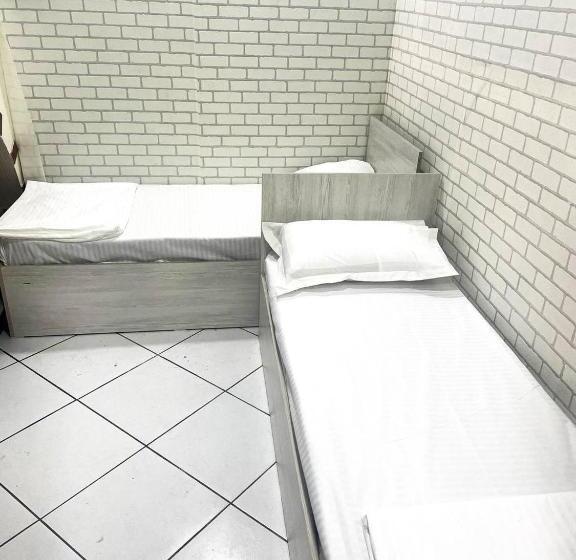 اتاق اکونومی, Shinam Hostel