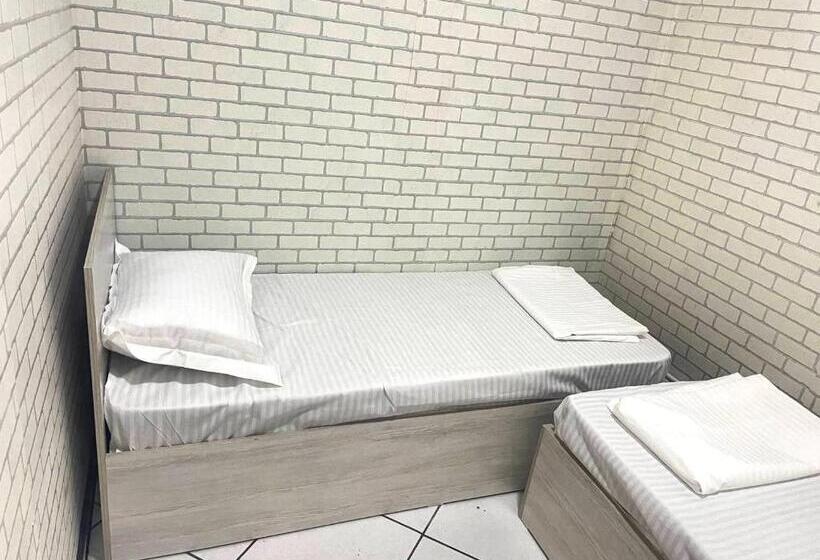 اتاق اکونومی, Shinam Hostel