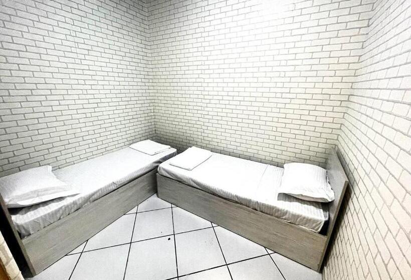 اتاق اکونومی, Shinam Hostel