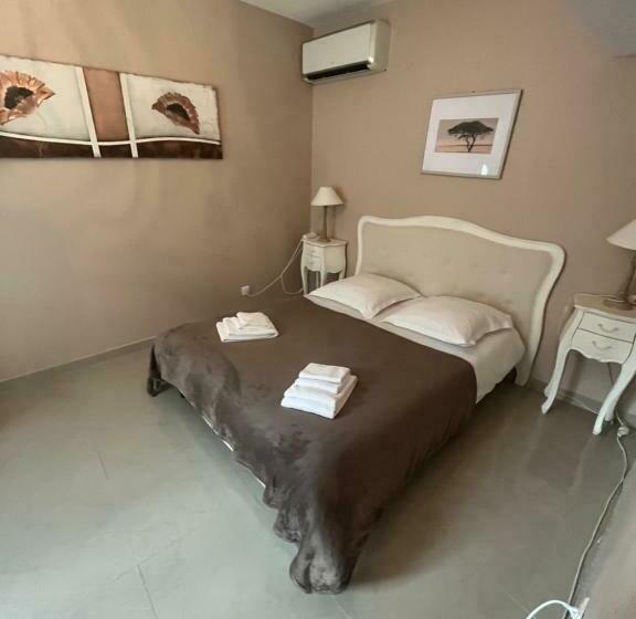 غرفة قياسية مزوَّدة بتراس, Chateau De Nolet