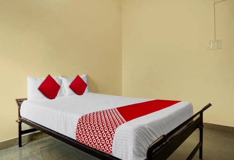 Quarto Triplo Clássico, Oyo Flagship Gandharv Lodging & Boarding