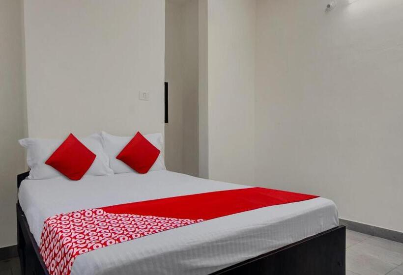 Quarto Triplo Clássico, Oyo Flagship Gandharv Lodging & Boarding