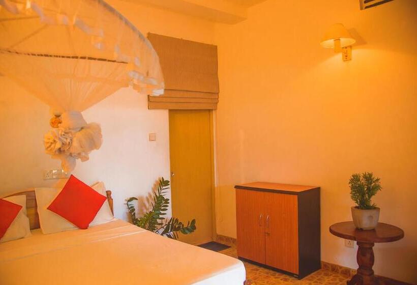 Номер Стандарт с Балконом, Kapila Guest In Unawatuna