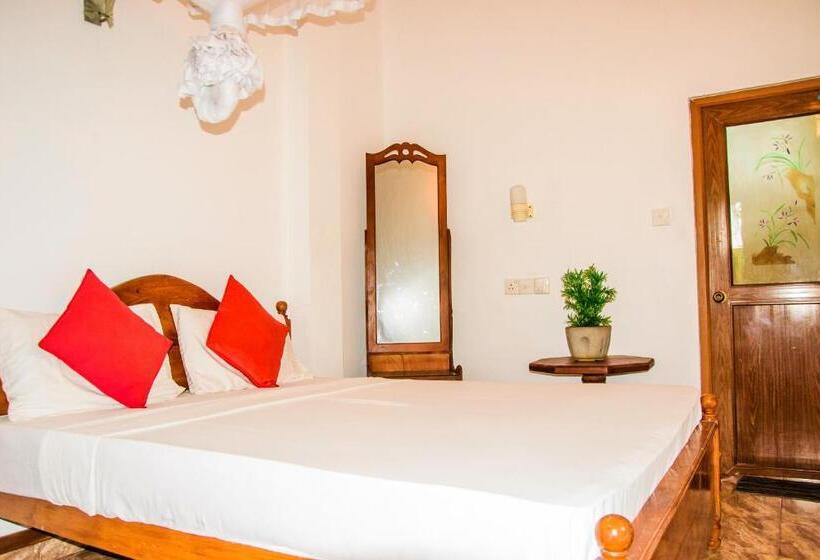 Номер Стандарт с Балконом, Kapila Guest In Unawatuna