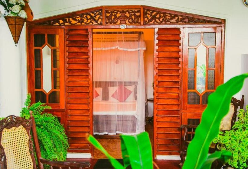 Номер Deluxe с Балконом, Kapila Guest In Unawatuna