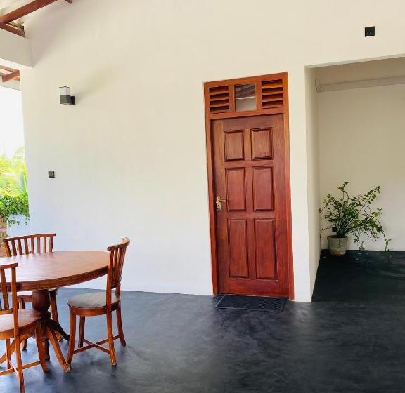 Апартаменты 1 Спальня Вид на Море, Kapila Guest In Unawatuna