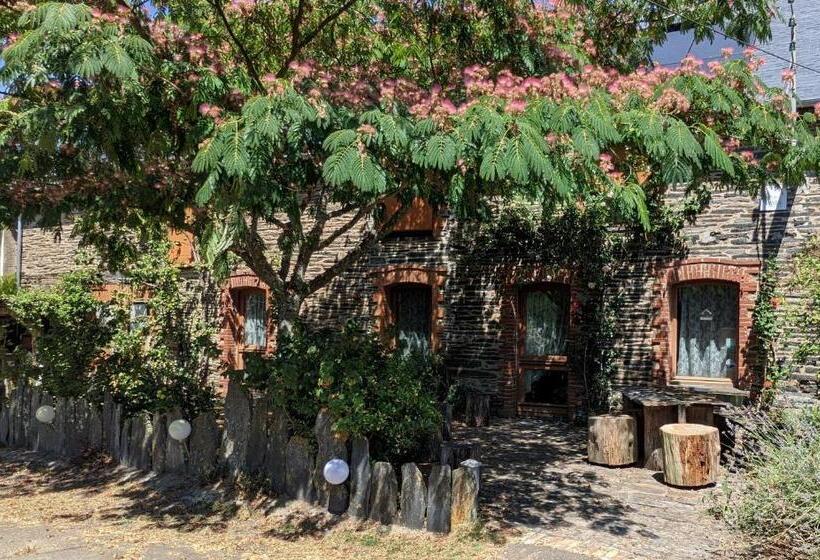 Номер Стандарт, L'hôt'berge