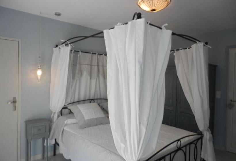 اتاق استاندارد با چشمانداز باغ, Mas Les Vieux Chenes