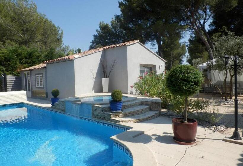 سوییت سوپریور, Mas Les Vieux Chenes