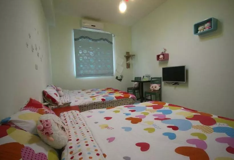اتاق استاندارد چهار تخته, 萩閣民宿sara S House走路可到夜市近市區好停車