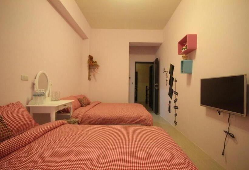 اتاق استاندارد چهار تخته, 萩閣民宿sara S House走路可到夜市近市區好停車