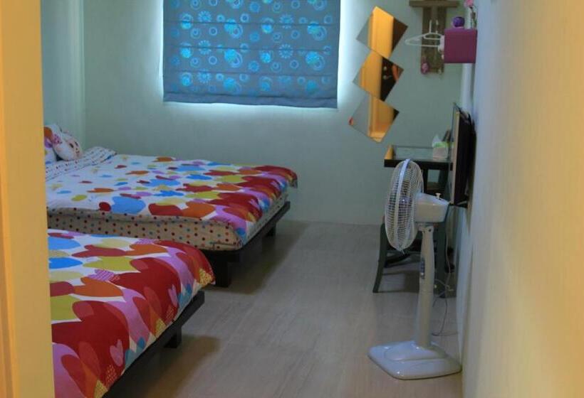 اتاق استاندارد چهار تخته, 萩閣民宿sara S House走路可到夜市近市區好停車