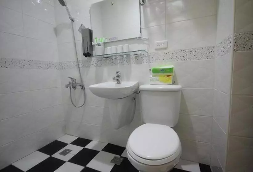 اتاق استاندارد سه نفره, 萩閣民宿sara S House走路可到夜市近市區好停車