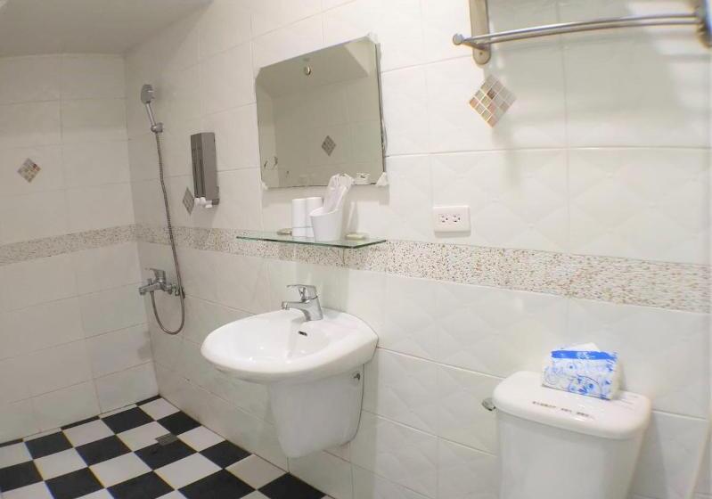 اتاق استاندارد چهار تخته, 萩閣民宿sara S House走路可到夜市近市區好停車