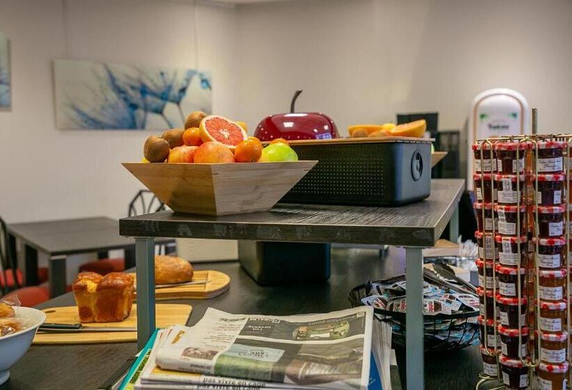 Standard Room Park View, Cit Hotel La Pyramide