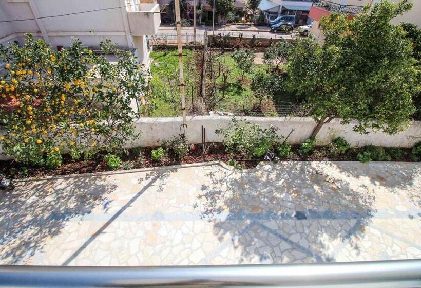 Cameră Triplă Standard cu Balcon, Artur