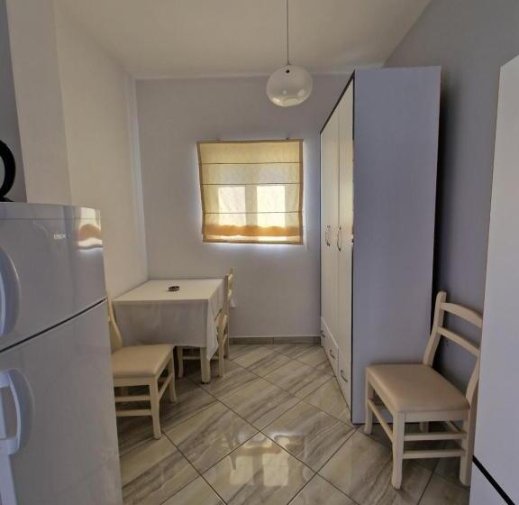 Cameră Triplă Standard cu Balcon, Artur