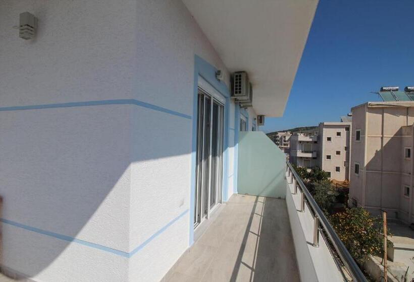 Suite Familiar, Artur