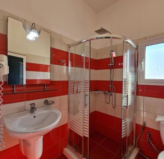 Cameră Triplă Standard cu Balcon, Artur