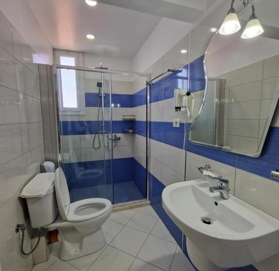 Cameră Triplă Standard cu Balcon, Artur