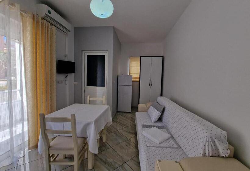 Suite Familiar, Artur