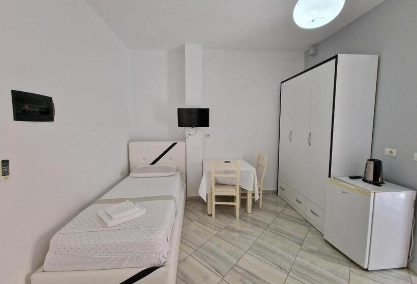 Suite Familiar, Artur