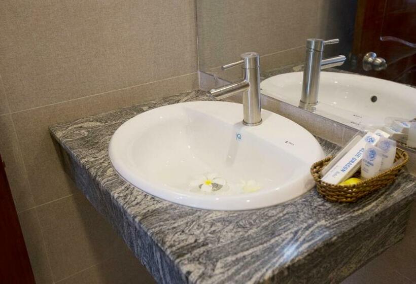 اتاق استاندارد سه نفره, Blue Dragon