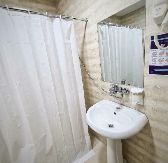 اتاق راحتی, Chveni Sakhli