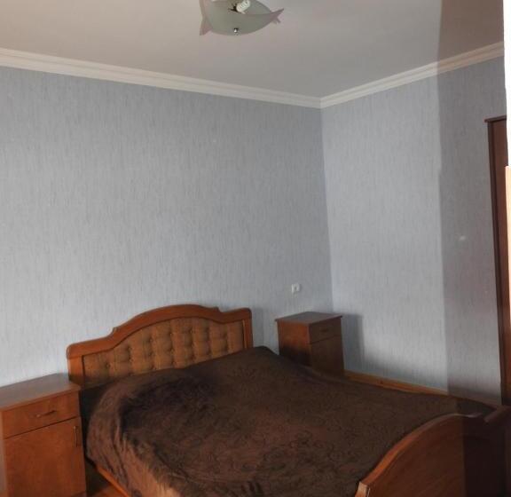 اتاق استاندارد سه نفره, Edelweiss