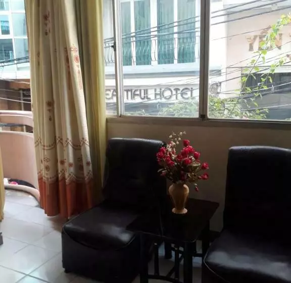 اتاق استاندارد با بالکن, Giang