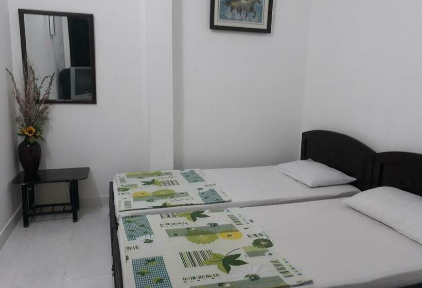 اتاق استاندارد, Giang