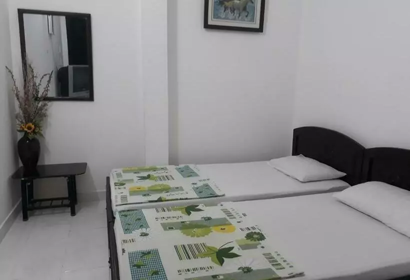 اتاق استاندارد, Giang