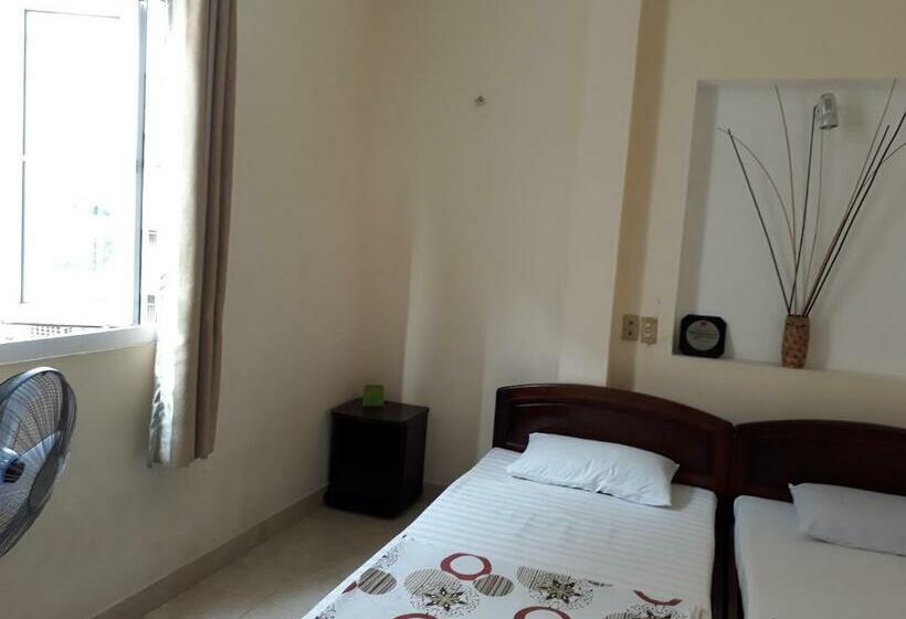 اتاق استاندارد, Giang