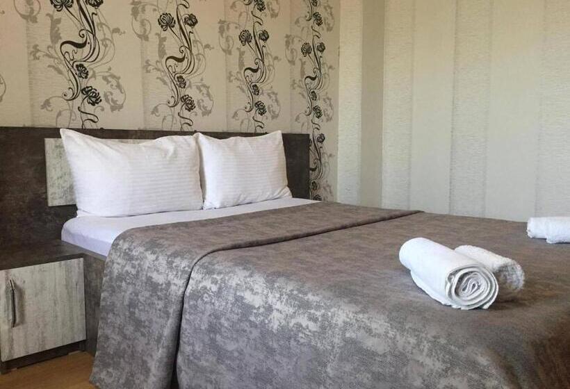 اتاق استاندارد با چشمانداز کوهستان, Kavkasioni