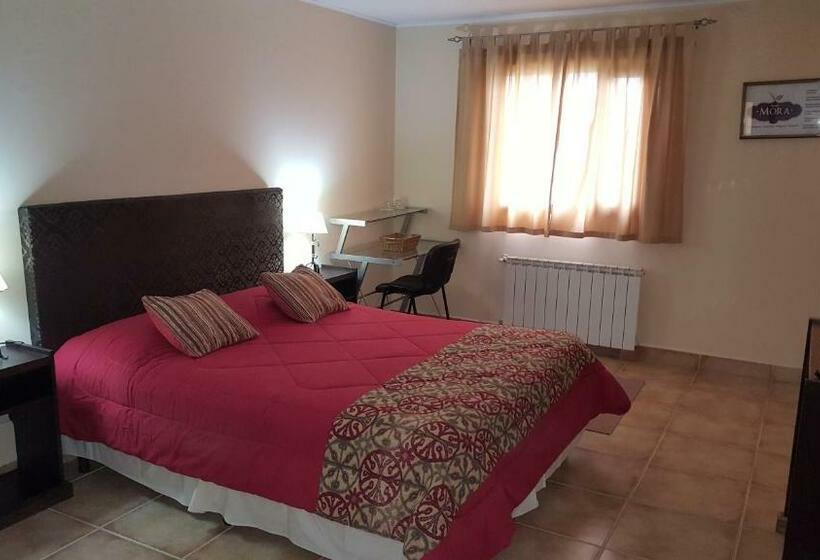 غرفة سوبيريور, Mora