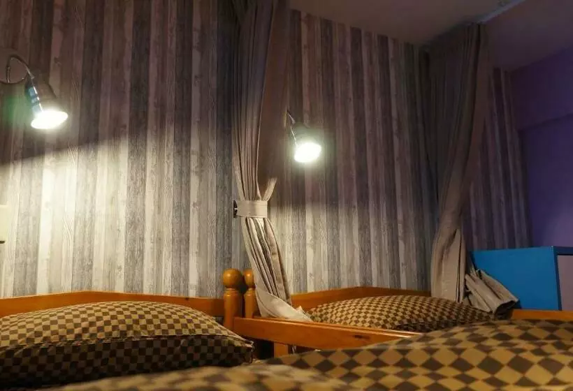 اتاق استاندارد چهار تخته, Lovely Bean Hostel
