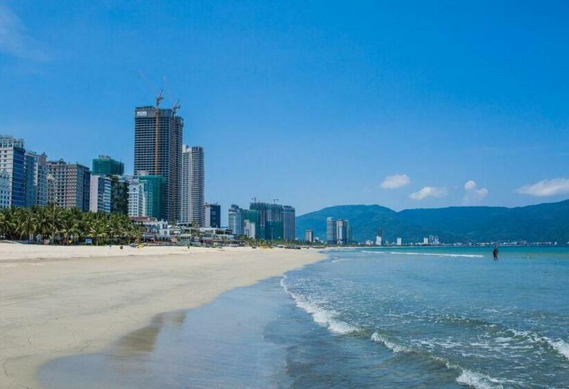 اتاق استاندارد با بالکن, Luxury Hotel Near Da Nang Beach   Charming Beauty