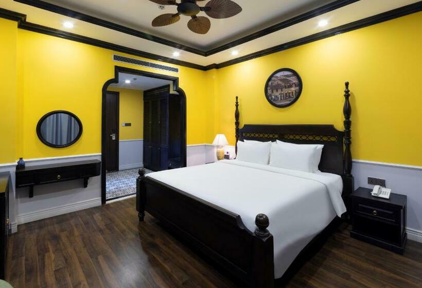 اتاق استاندارد با بالکن, Luxury Hotel Near Da Nang Beach   Charming Beauty