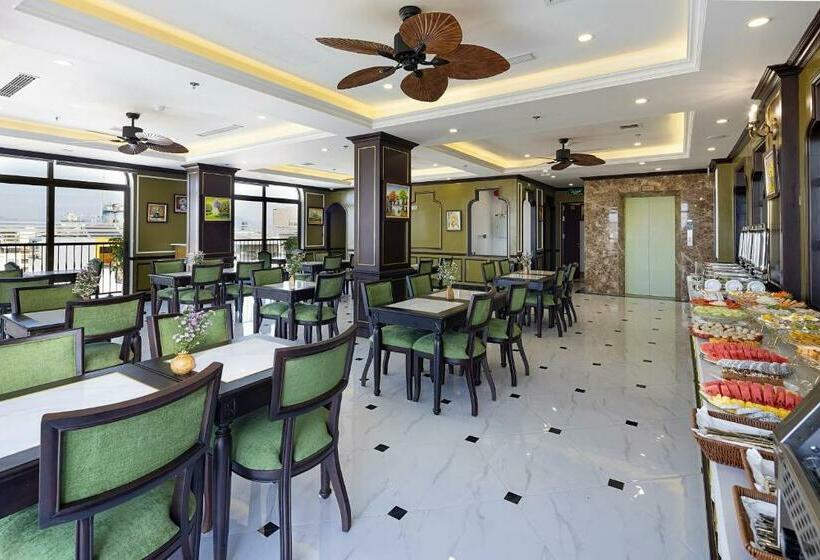 اتاق استاندارد با بالکن, Luxury Hotel Near Da Nang Beach   Charming Beauty