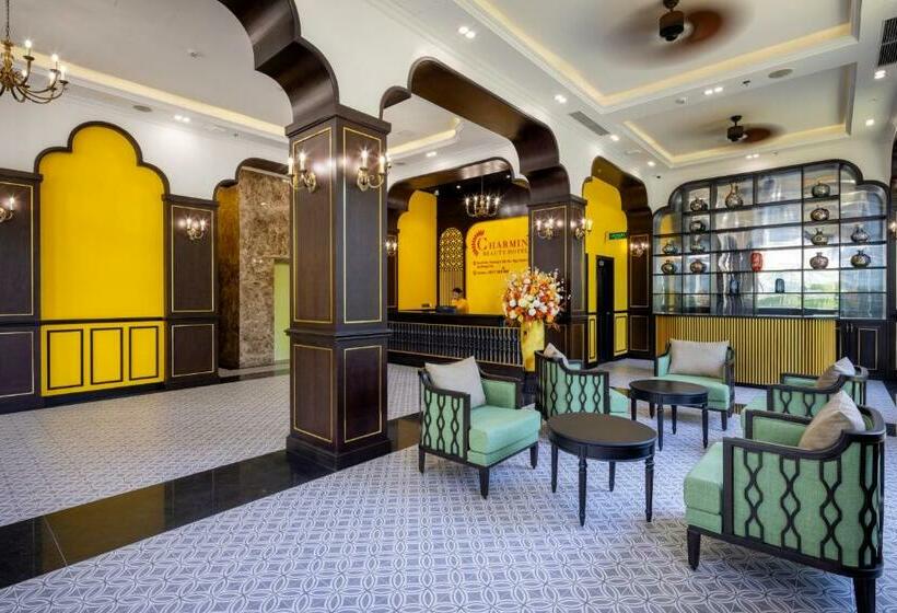 اتاق استاندارد سه تخته با بالکن, Luxury Hotel Near Da Nang Beach   Charming Beauty
