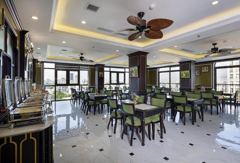 اتاق استاندارد با بالکن, Luxury Hotel Near Da Nang Beach   Charming Beauty