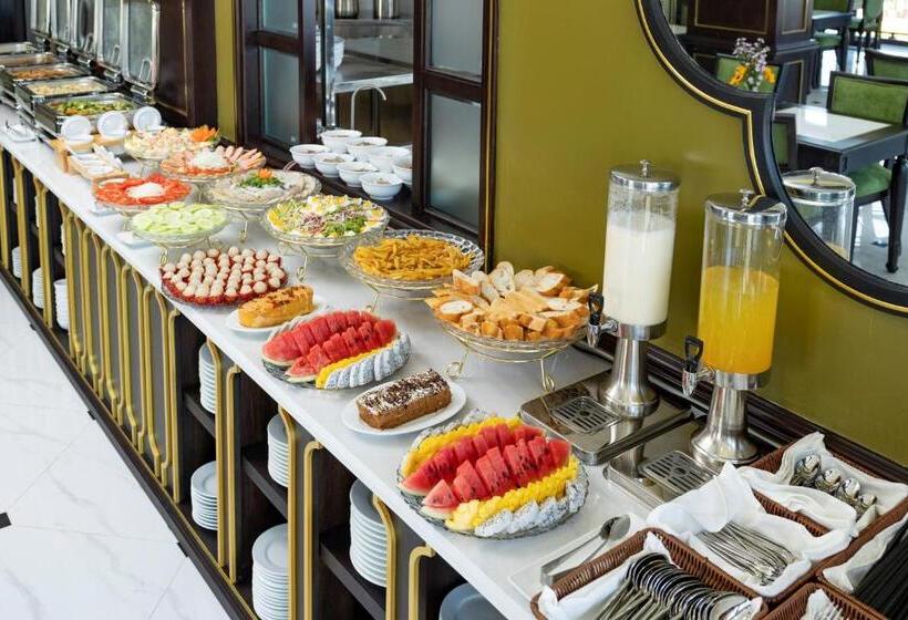 اتاق استاندارد با بالکن, Luxury Hotel Near Da Nang Beach   Charming Beauty