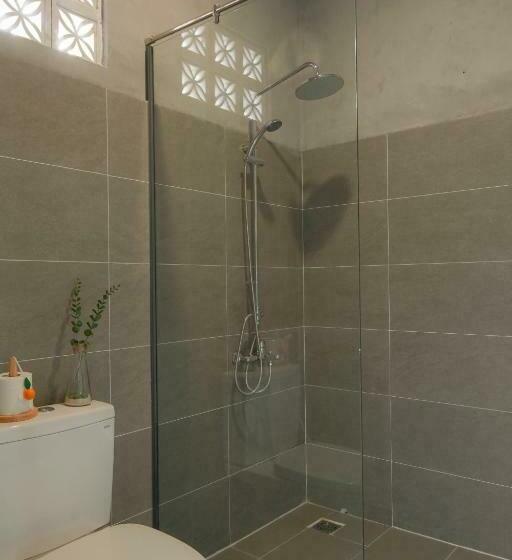 استودیوی استاندارد, Babylon Mini Resort