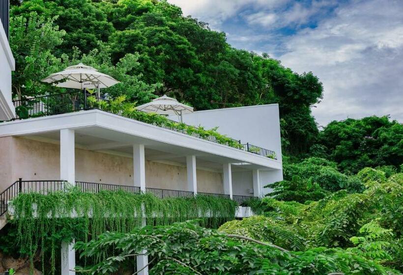 استودیوی استاندارد, Babylon Mini Resort